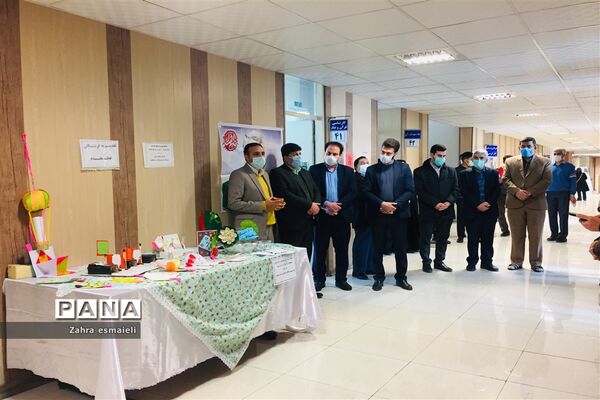 نمایشگاه پیامی به فرشتگان خط مقدم
