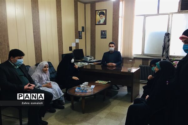 نمایشگاه پیامی به فرشتگان خط مقدم