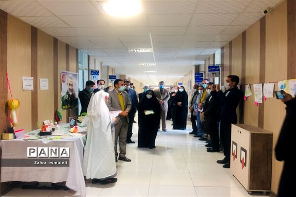 نمایشگاه پیامی به فرشتگان خط مقدم