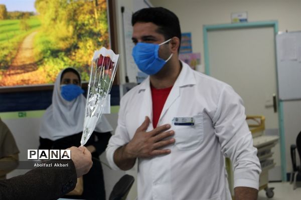 قدردانی از پرستاران و پزشکان بیمارستان‌های شهر ساری