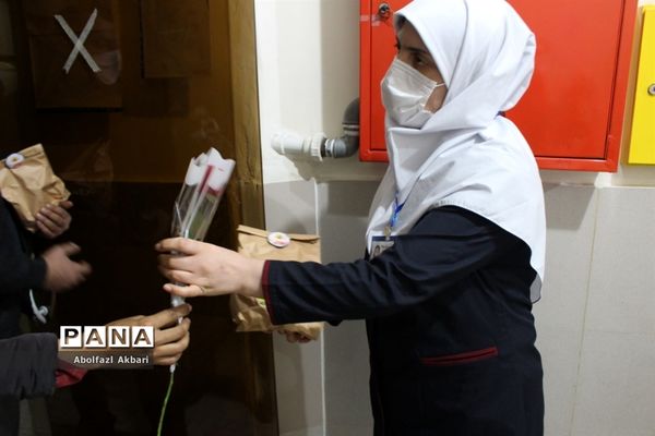 قدردانی از پرستاران و پزشکان بیمارستان‌های شهر ساری