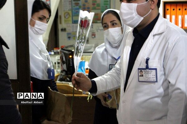 قدردانی از پرستاران و پزشکان بیمارستان‌های شهر ساری