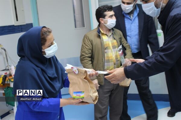 قدردانی از پرستاران و پزشکان بیمارستان‌های شهر ساری
