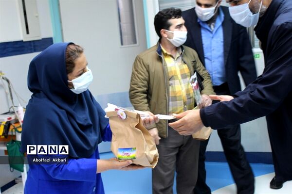 قدردانی از پرستاران و پزشکان بیمارستان‌های شهر ساری