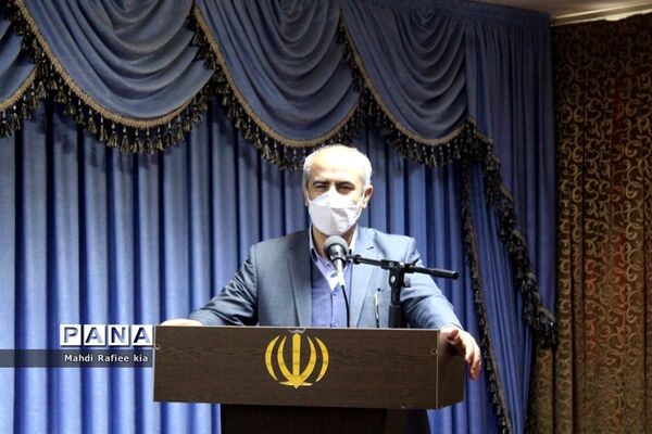 دیدار مدیرکل آموزش و پرورش آذربایجان شرقی و کارکنان معاونت سوادآموزی اداره‌کل با نماینده ولی فقیه در استان