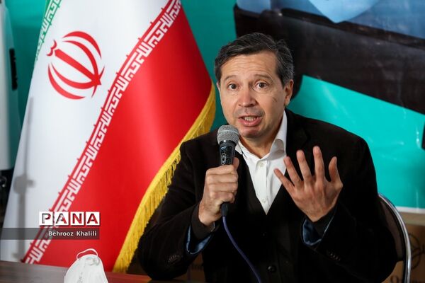 آیین رونمایی برای واگذاری 400 دستگاه اکسیژن‌ساز خانگی  اهدایی بین المللی صلیب سرخ