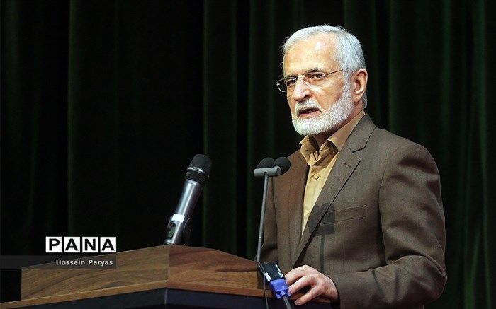 کمال خرازی: مدرک‌گرایی، بازار فساد انگیزی را ایجاد کرده است