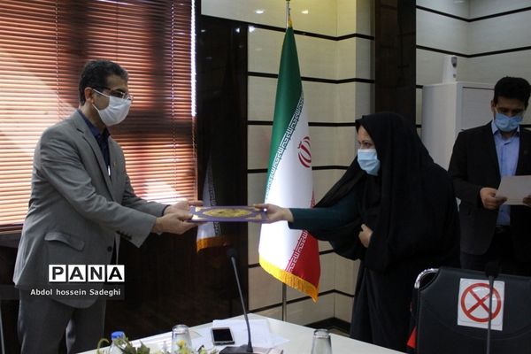 تجلیل ازبرگزیدگان جشنواره الگوی برتر تدریس آموزش و پرورش استان بوشهر