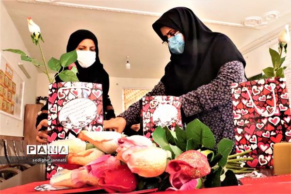 تجلیل جهادگران سنگر علم آموزی از مدافعان سلامت در آباده