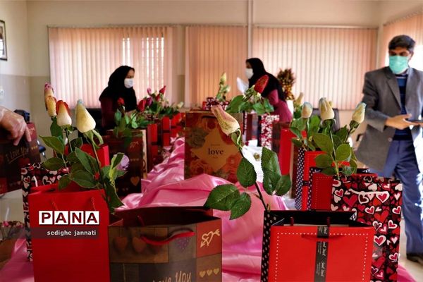 تجلیل جهادگران سنگر علم آموزی از مدافعان سلامت در آباده