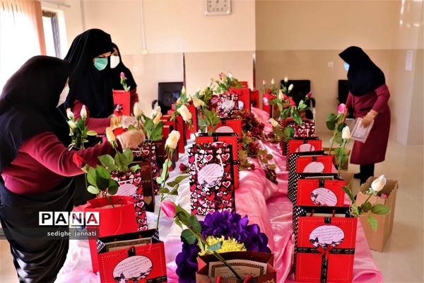 تجلیل جهادگران سنگر علم آموزی از مدافعان سلامت در آباده