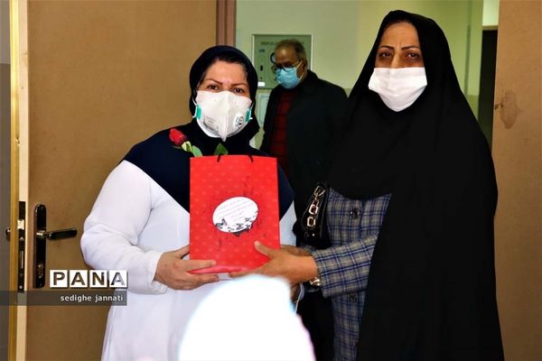 تجلیل جهادگران سنگر علم آموزی از مدافعان سلامت در آباده