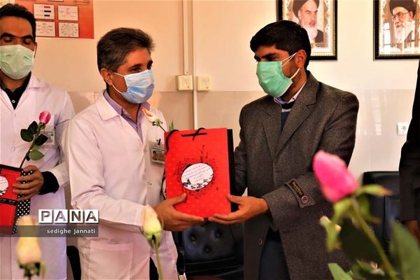 تجلیل جهادگران سنگر علم آموزی از مدافعان سلامت در آباده