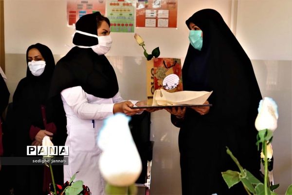 تجلیل جهادگران سنگر علم آموزی از مدافعان سلامت در آباده