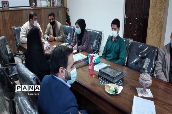 تجلیل از کادر درمان مراکز بهزیستی ورامین