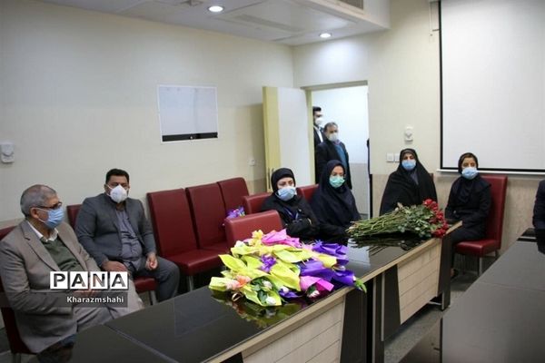 تقدیر فرماندار بهارستان از پرستاران بیمارستان امام حسین (ع)