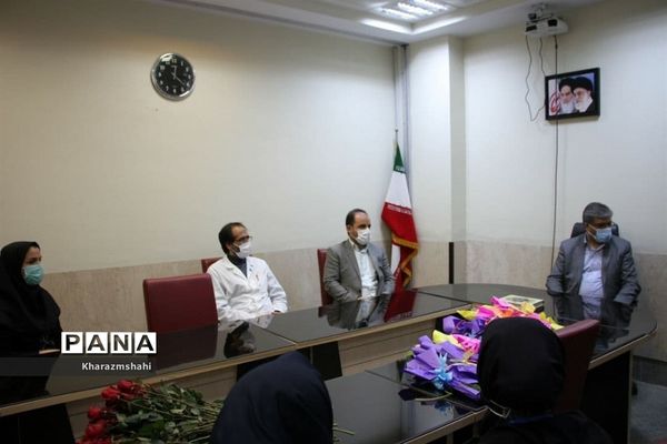 تقدیر فرماندار بهارستان از پرستاران بیمارستان امام حسین (ع)