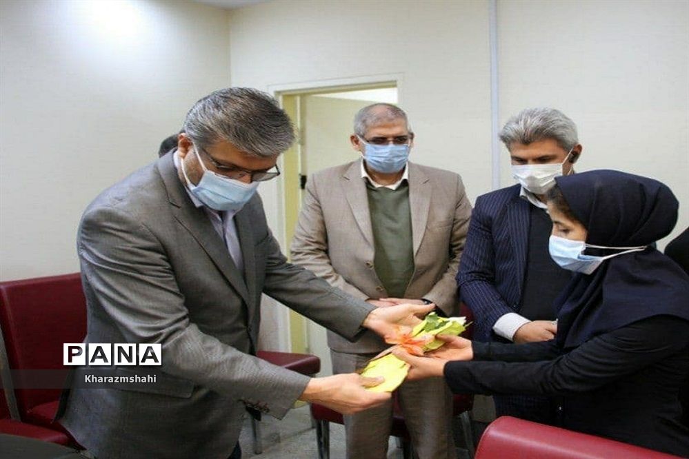 تقدیر فرماندار بهارستان از پرستاران بیمارستان امام حسین (ع)