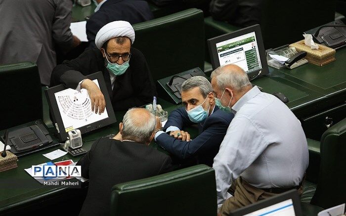 موافقت مجلس با تحقیق و تفحص از شرکت‌های خودروساز