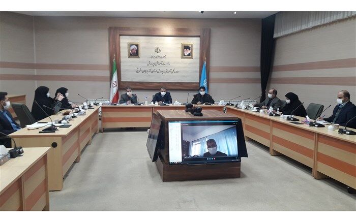 برگزاری جلسه توجیهی تبیین شیوه نامه اجرایی مدیریت فوریت های روانی - اجتماعی دانش آموزان