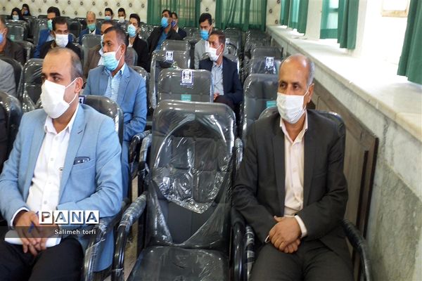 برگزاری جلسه مدیران مقطع ابتدایی درسالن اجتماعات اداره شهرستان حمیدیه