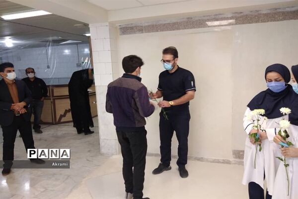 به مناسبت روز پرستاراز پرستاران ابرکوه تجلیل شد