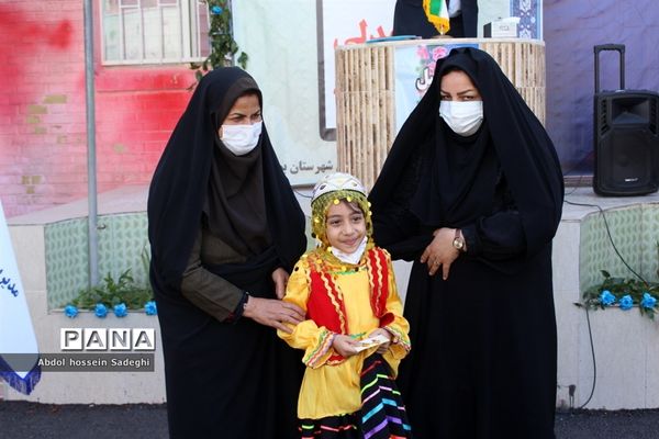 تجلیل از خیرین تهیه تبلت شهرستان بوشهر