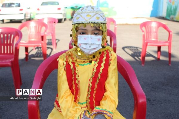 تجلیل از خیرین تهیه تبلت شهرستان بوشهر