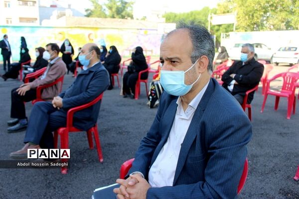 تجلیل از خیرین تهیه تبلت شهرستان بوشهر