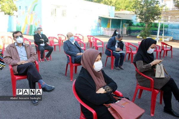 تجلیل از خیرین تهیه تبلت شهرستان بوشهر