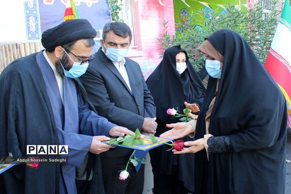 تجلیل از خیرین تهیه تبلت  شهرستان بوشهر