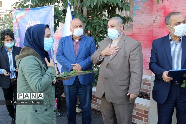 تجلیل از خیرین تهیه تبلت  شهرستان بوشهر