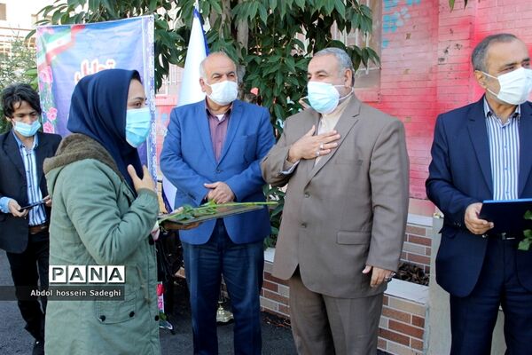 تجلیل از خیرین تهیه تبلت  شهرستان بوشهر