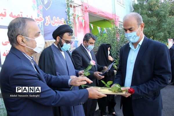 تجلیل از خیرین تهیه تبلت  شهرستان بوشهر