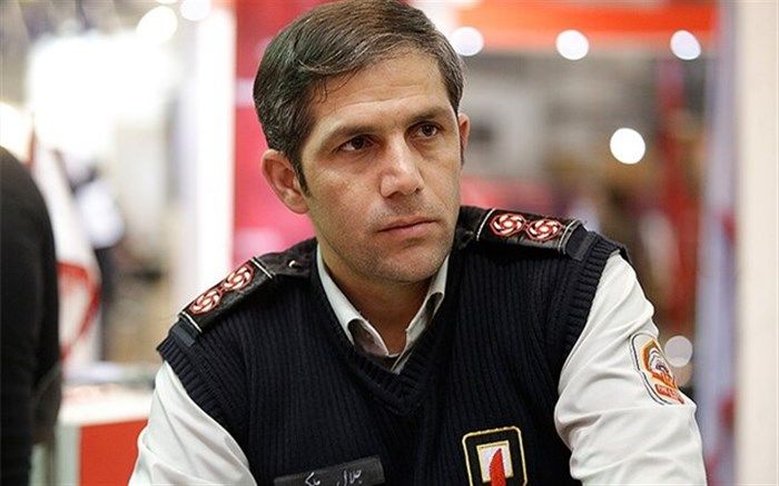 حریق یک ساختمان تجاری در خیابان جمهوری