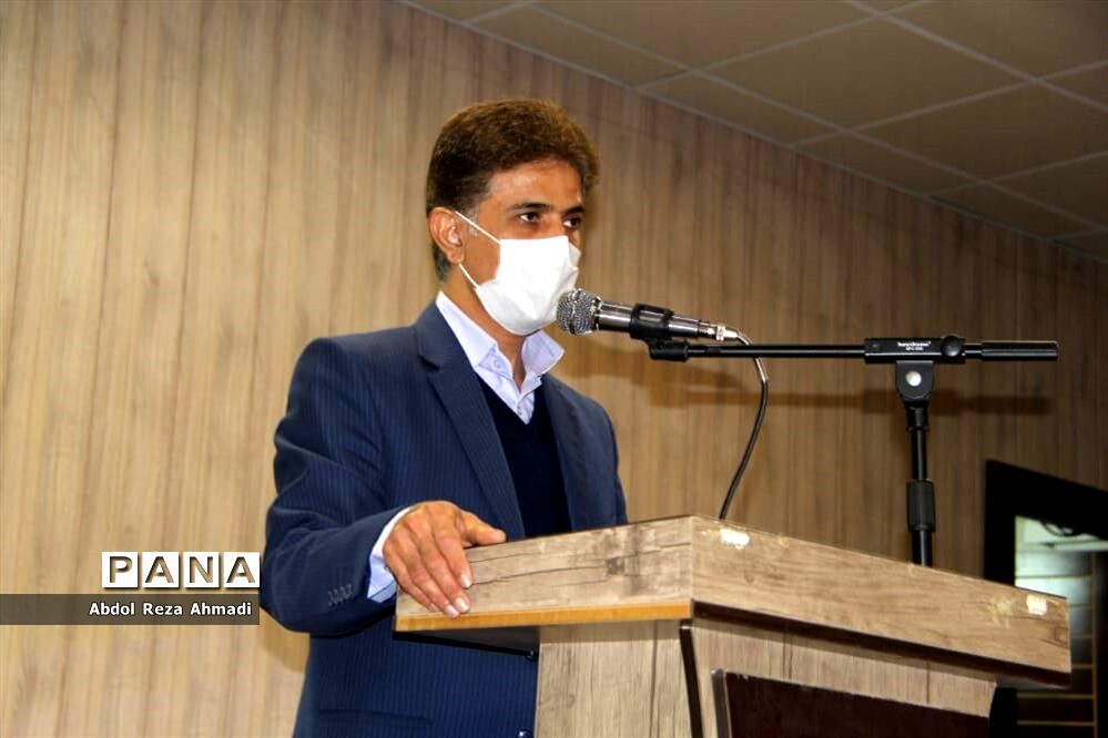 همایش کارگاه طرح ملی کوچ درسالن  اداره آموزش و پرورش منطقه کاکی