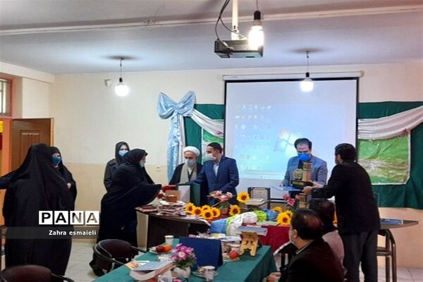 تجلیل از برترین‌های قرآن،عترت ونماز در قرچک
