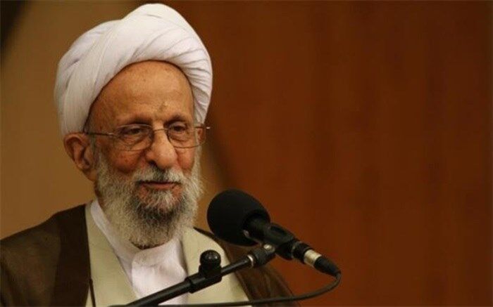 ابلاغ سلام رهبر انقلاب به آیت‌الله مصباح یزدی در بیمارستان
