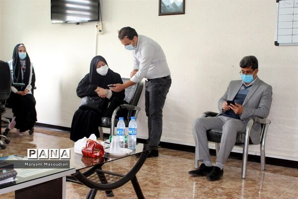 وبینار آموزشی تغذیه مناسب برای پیشگیری از چاقی و لاغری دانش‌آموزان استان بوشهر