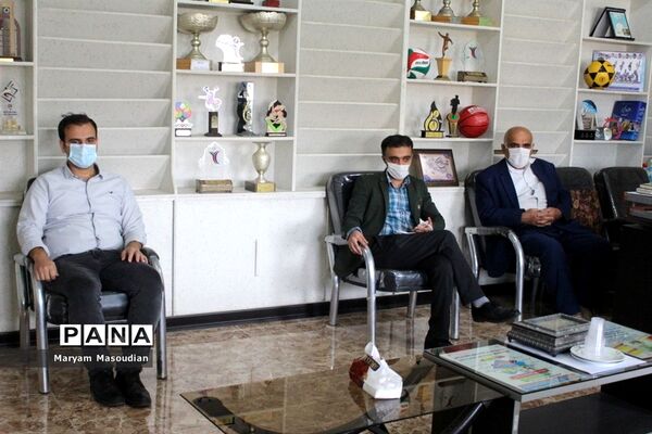 وبینار آموزشی تغذیه مناسب برای پیشگیری از چاقی و لاغری دانش‌آموزان استان بوشهر