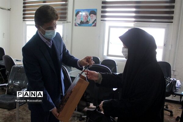 وبینار آموزشی تغذیه مناسب برای پیشگیری از چاقی و لاغری دانش‌آموزان استان بوشهر