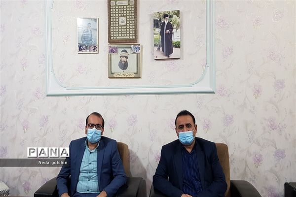 دیدار مدیر آموزش و پرورش ناحیه ۳ با ایثارگر و جانباز دفاع مقدس