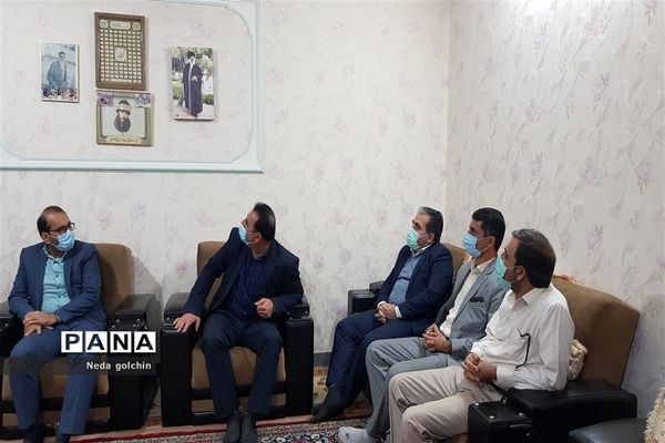 دیدار مدیر آموزش و پرورش ناحیه ۳ با ایثارگر و جانباز دفاع مقدس