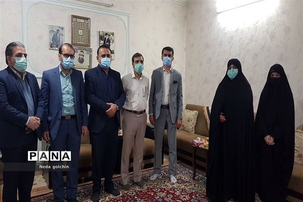دیدار مدیر آموزش و پرورش ناحیه ۳ با ایثارگر و جانباز دفاع مقدس