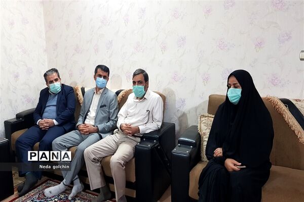 دیدار مدیر آموزش و پرورش ناحیه ۳ با ایثارگر و جانباز دفاع مقدس
