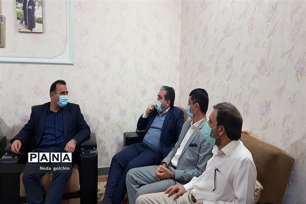 دیدار مدیر آموزش و پرورش ناحیه ۳ با ایثارگر و جانباز دفاع مقدس