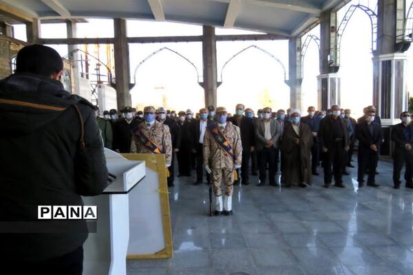 غبارروبی و گلباران قبورمطهر شهدا شهرستان نى ریز به مناسبت نخستین سالگرد شهادت حاج قاسم سلیمانی