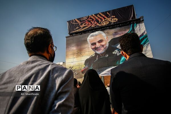 رونمایی از دیوار نگاره سردار شهید قاسم سلیمانی