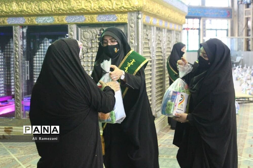 توزیع بسته‌های معیشتی در قائم‌شهر