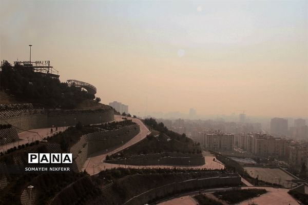 اینجا برای نفس کشیدن هوا کم است